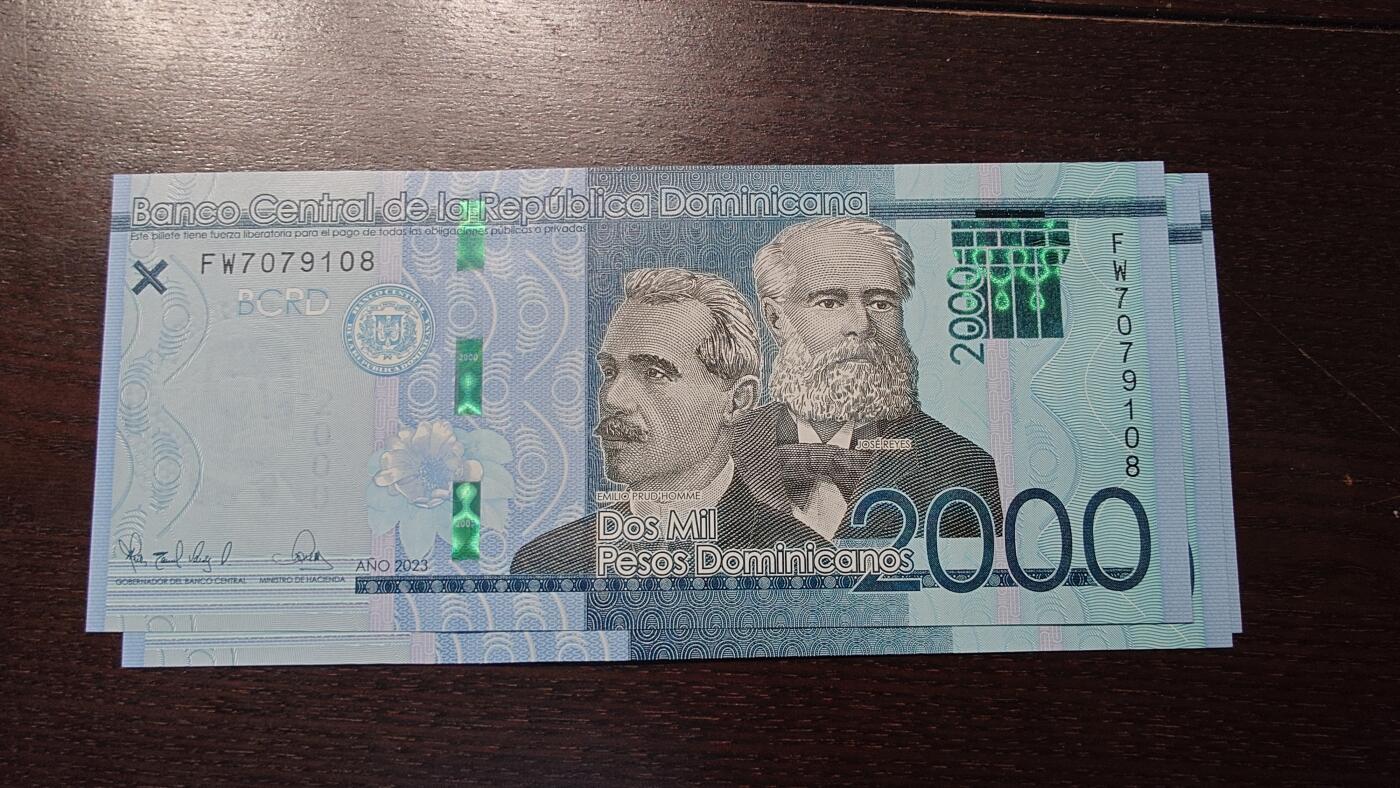 世界钱币～微拍第212期暨2025年第52期  部分库存清仓选号 2023年多米尼加2000比索 全新绝品无4尾号108