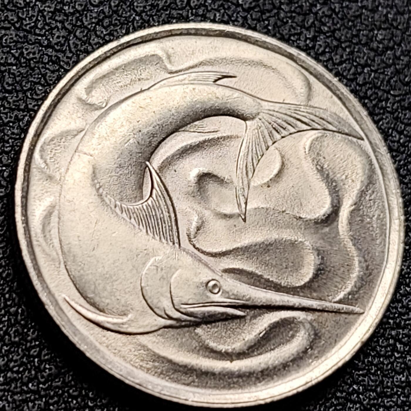 泉币菌-第122场-精品福利场 高币值 1976年 新加坡20分 海洋动物-剑鱼 24mm 