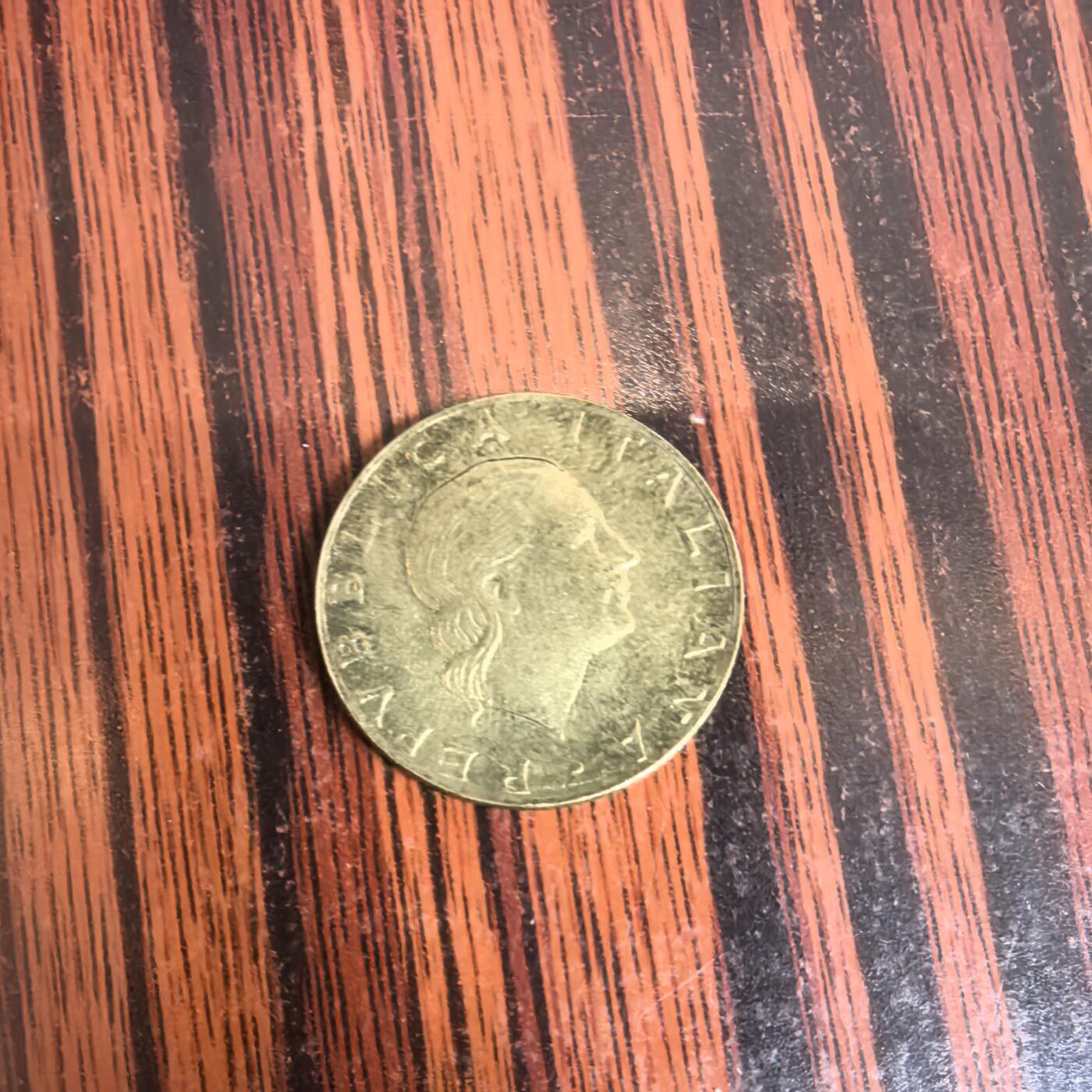 泡泡币外币第十九场可代拍15038385335微信 意大利纪念币。