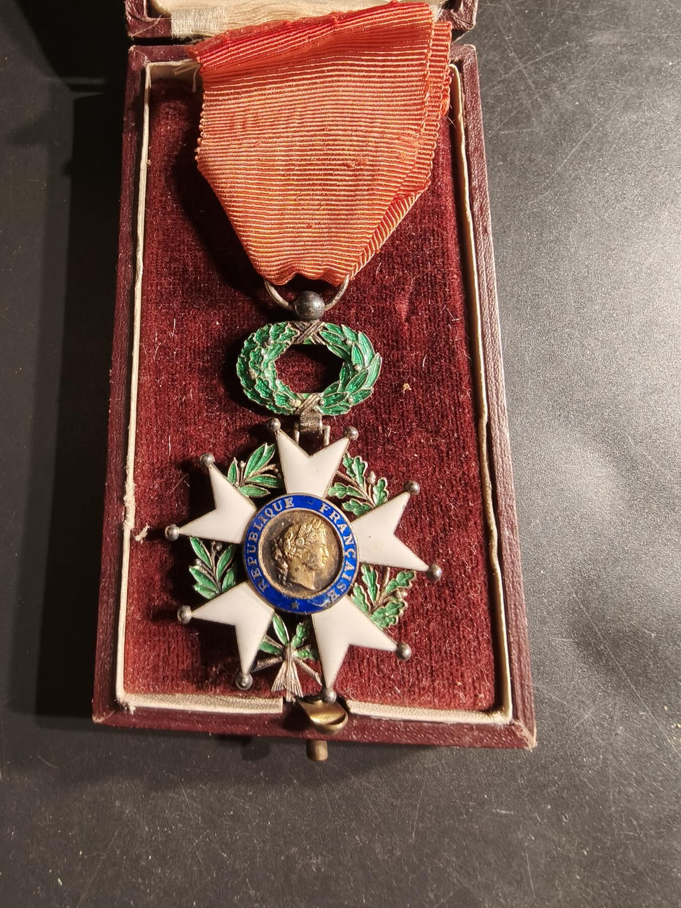 老王徽章第160期 法国骑士级荣誉军团勋章    原盒    银质珐琅    三共版本
