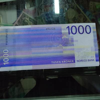 世界钱币～微拍第212期暨2025年第52期  部分库存清仓选号 - 2019年挪威1000克朗 全新绝品无47尾号123