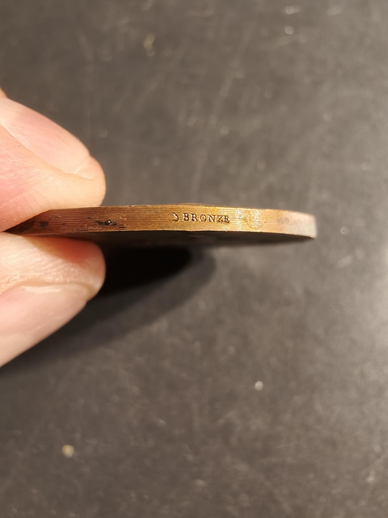 老王徽章第160期  法国战争部体能准备大铜章     直径35mm.   重量22.8g