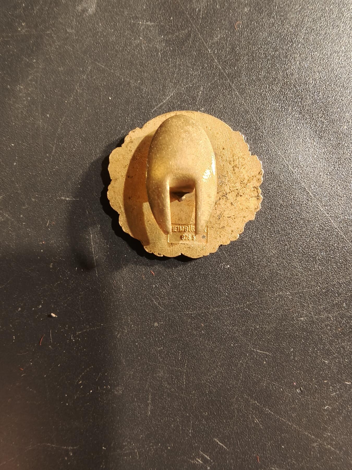 老王徽章第160期 东德自由德国青年联盟25年证章