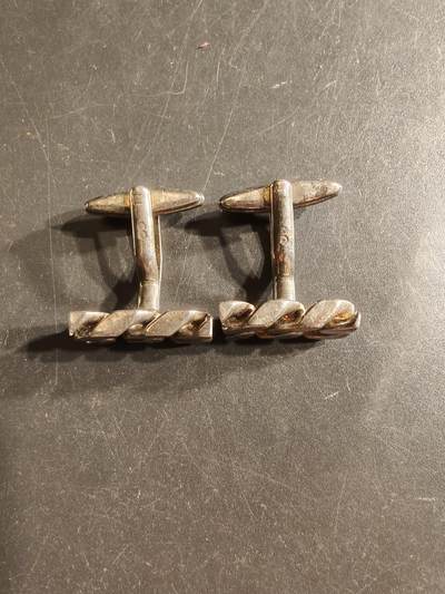 老王徽章第160期 - 法国银质袖扣一组     螃蟹银标    14.7g