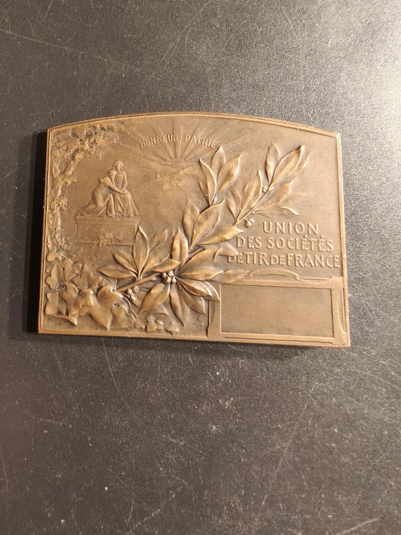 老王徽章第160期 法国南希1906年射击竞赛方形大铜章      尺寸50×38mm.   重量33.6g.     