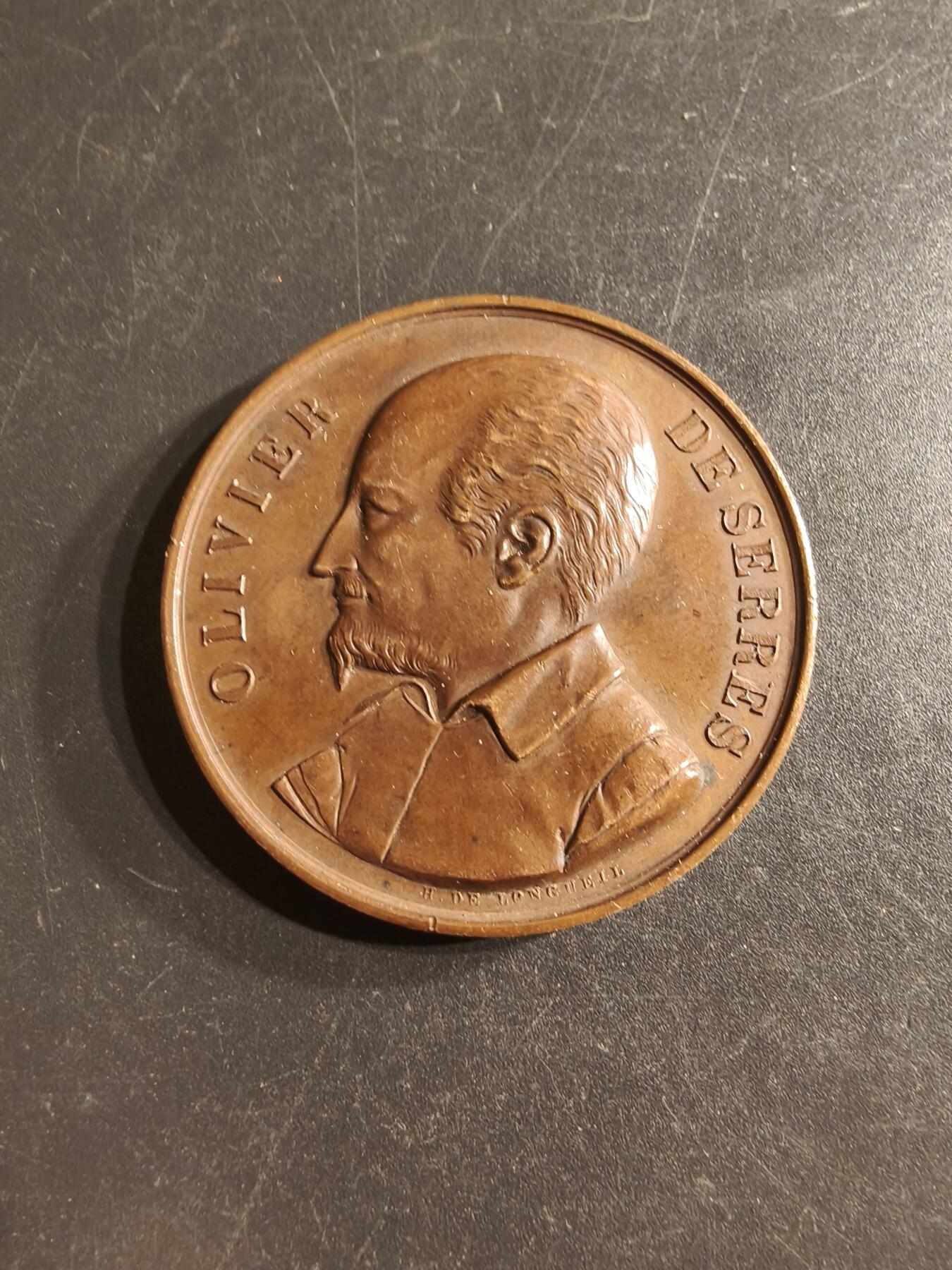 老王徽章第160期 法国克拉昂农业协会镀银大铜章     直径42mm.   重量36.8g.    Cuivre 铜标