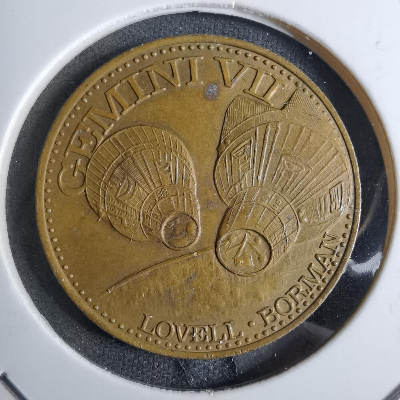 沼泽如烟--第886场 航天纪念章