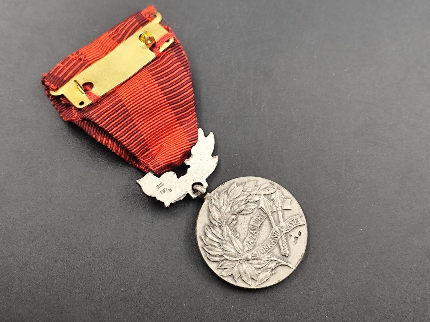 10月底 冲业绩 来一波精品证章场子 捷克祖国解放银质奖章 整体除绶带900银制