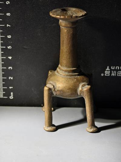 81期回流戒指饰品杂件纪念章丝路钱币专场 - 新疆铜香插