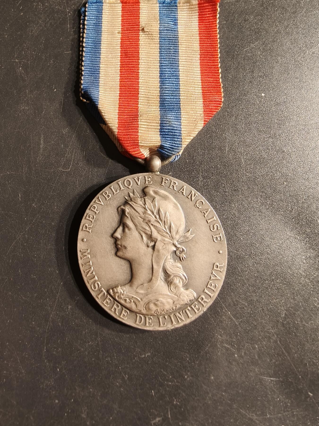 老王徽章第160期 法国银级劳动荣誉发展奖章     银质    20.5g