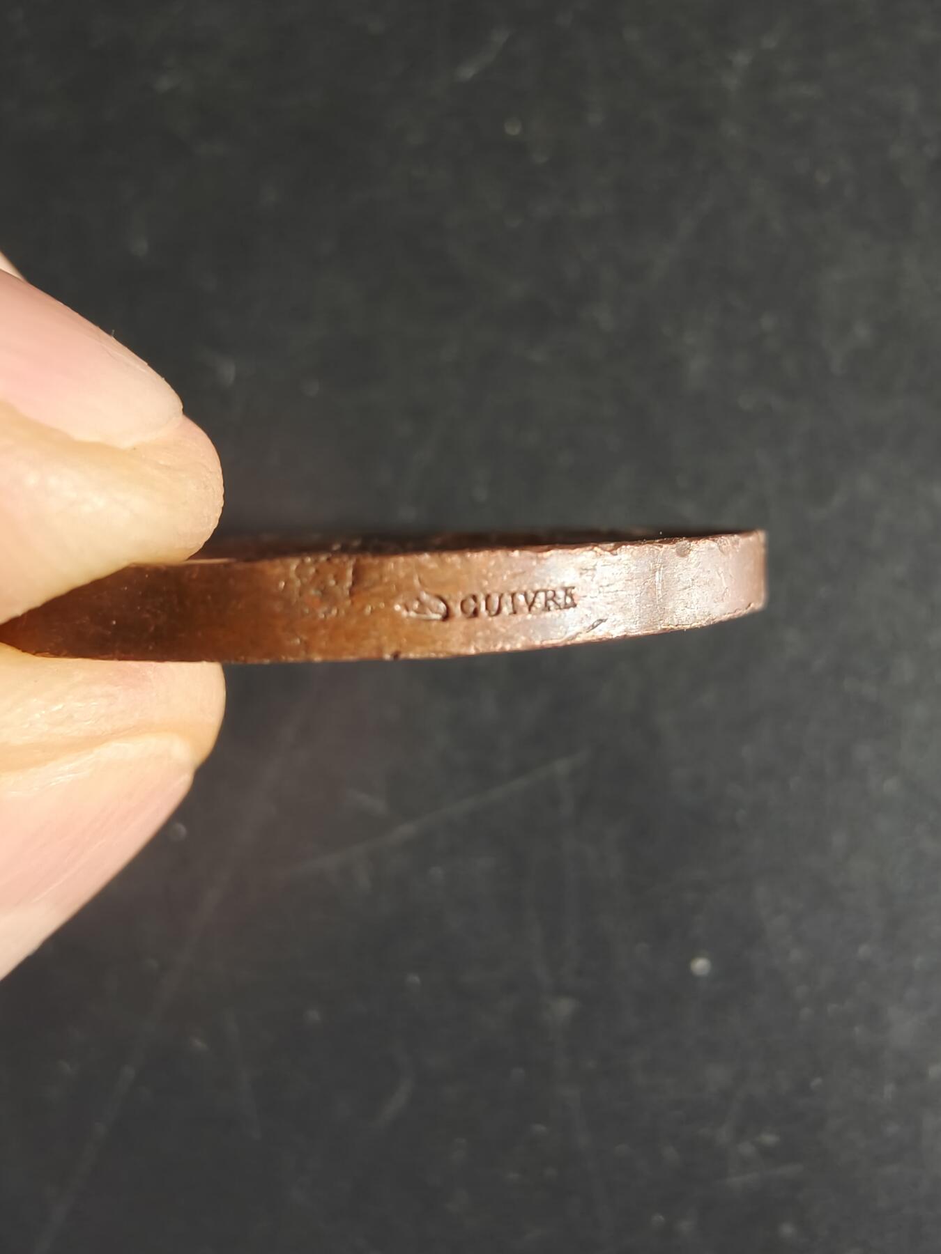 老王徽章第160期 法国1887年苏瓦松和拉昂考古大会大铜章     直径32mm.    重量15.2g