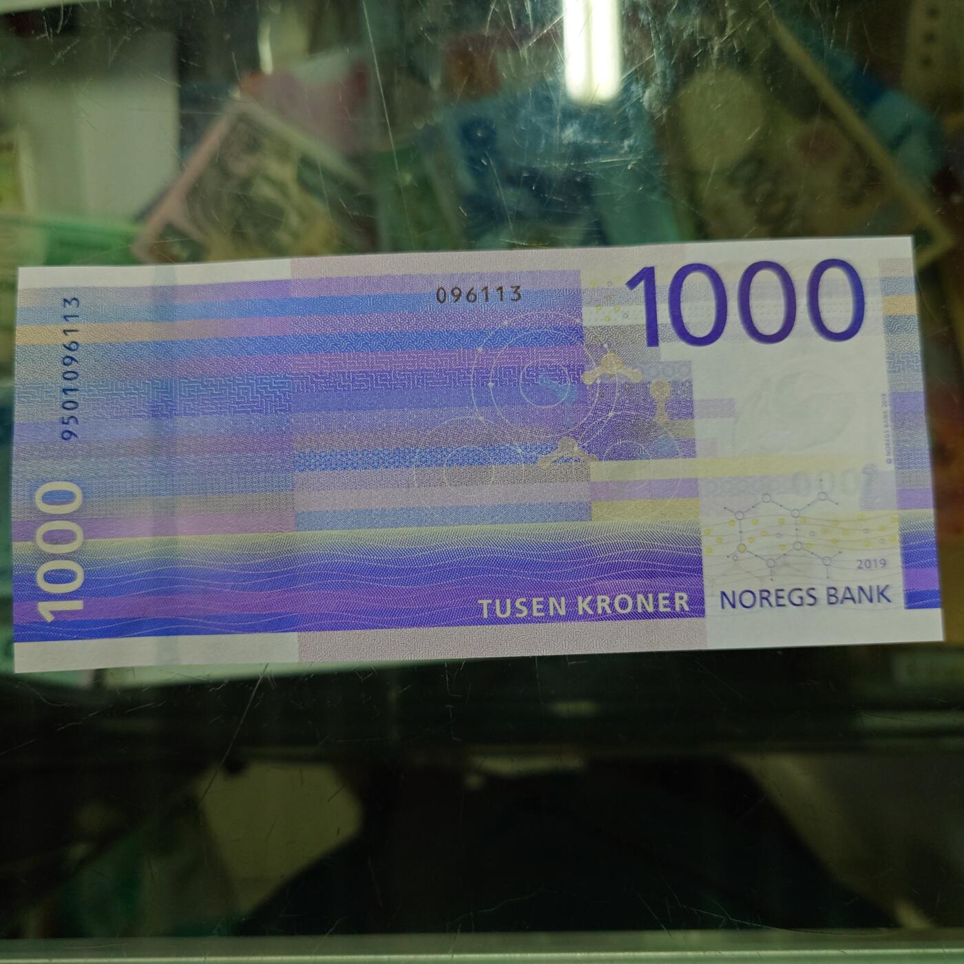 世界钱币～微拍第212期暨2025年第52期  部分库存清仓选号 2019年挪威1000克朗 全新绝品无47尾号113