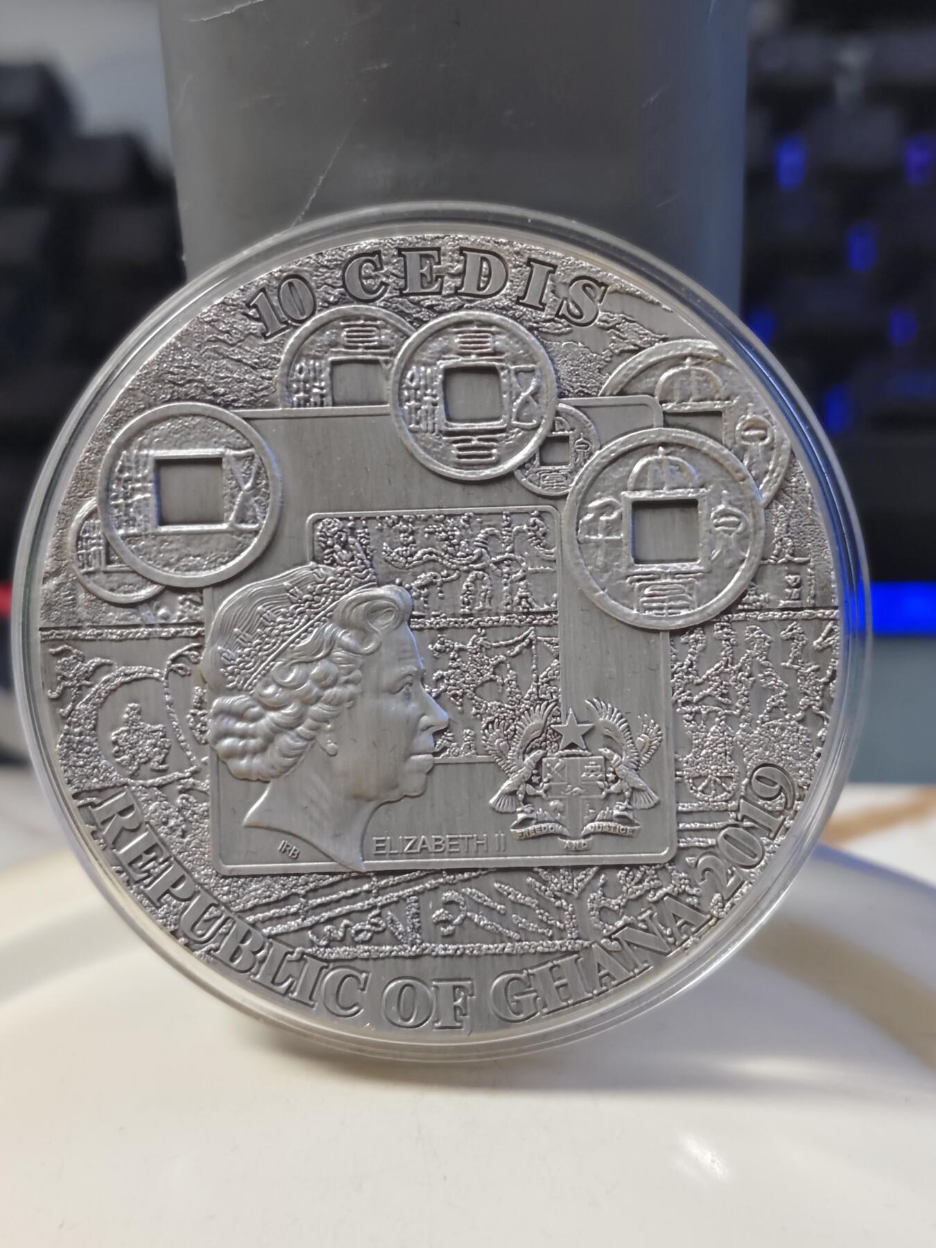 第180期拍卖【长期征集拍品】【北京币展专场】 加纳2019年世界名将系列1关羽高浮雕2盎司镀金银币，999银，发行量500枚