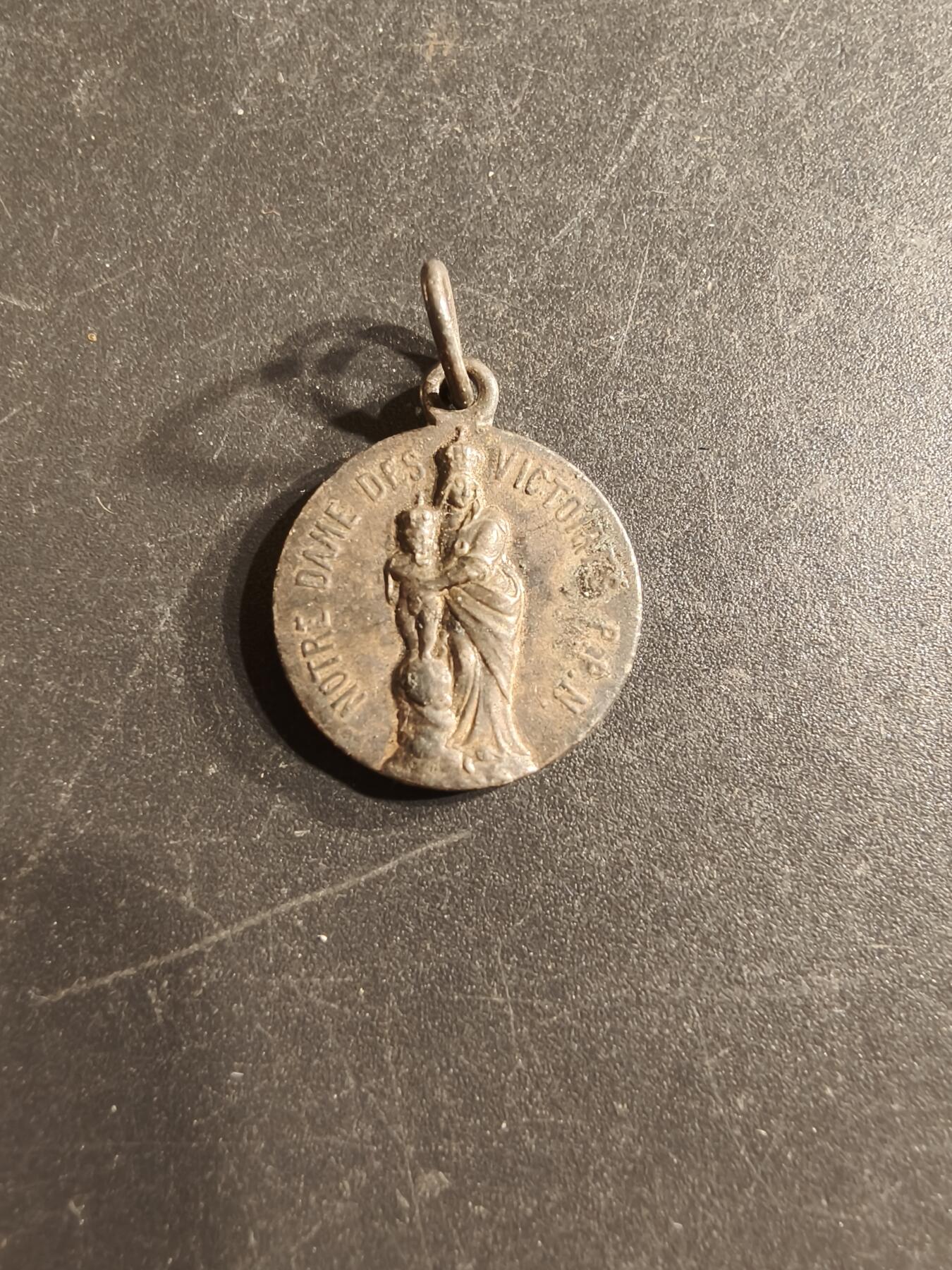 老王徽章第160期 法国天主教会纪念章