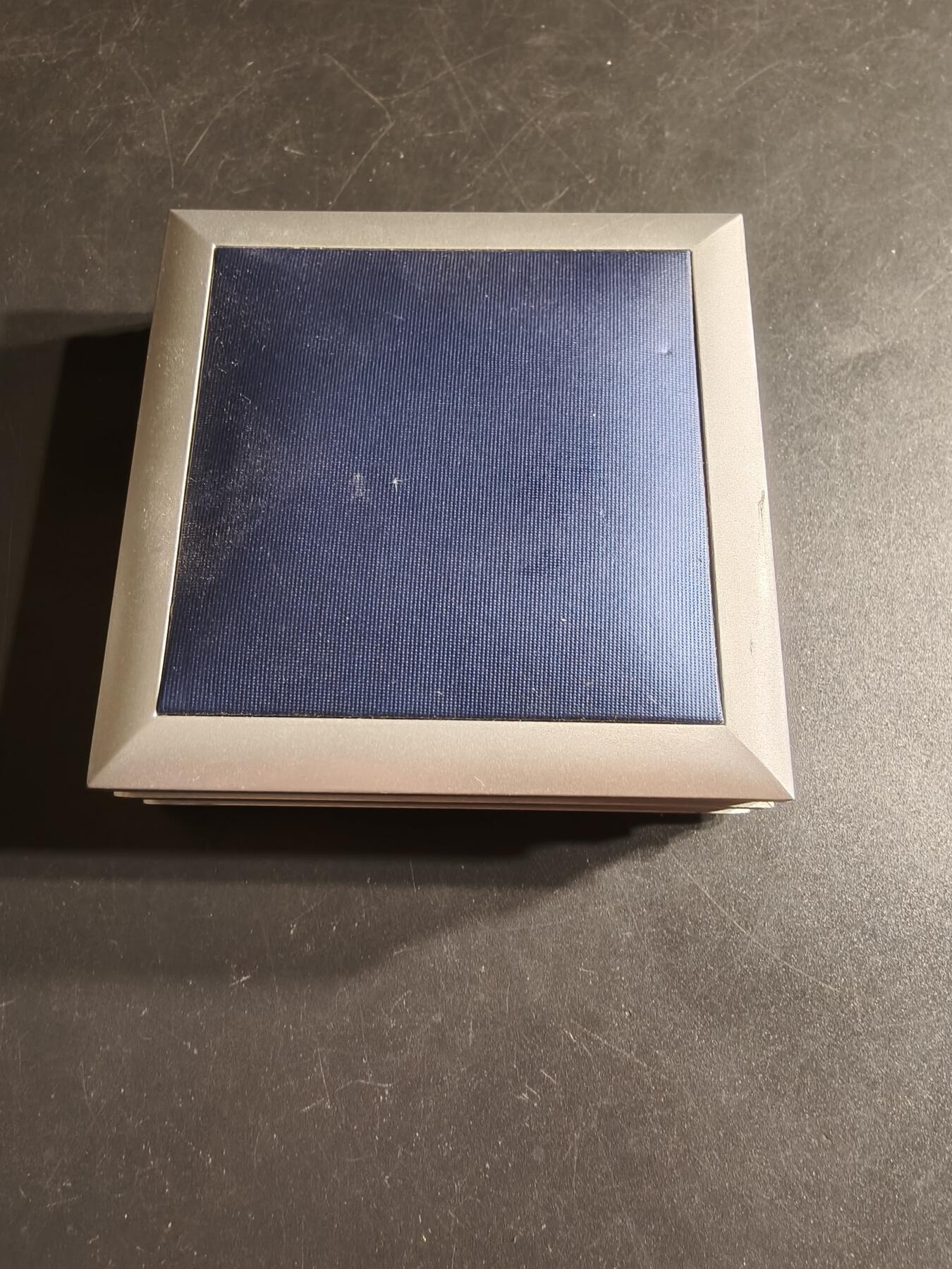 老王徽章第160期  法国圣昆汀设计协会大银章     带盒子   950银    直径41mm.   重量37.9g