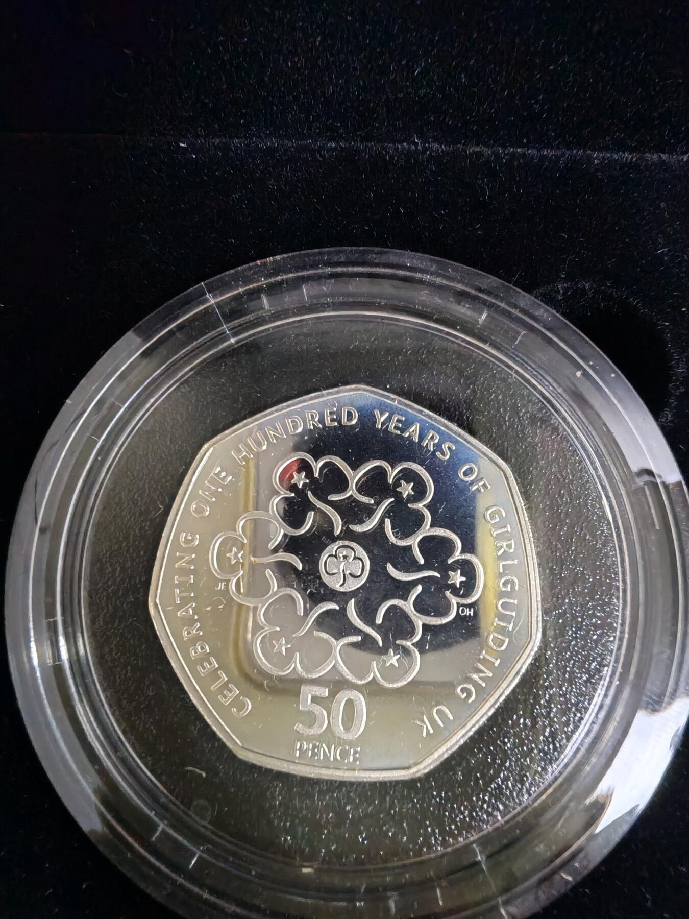 长老汇蛇年精选第六十九场拍卖 2010英国年度5枚精制加厚银币套币，盒证全，钢琴烤漆，2500套，当年出厂价299英镑，2024年同等套币已上涨到669英镑