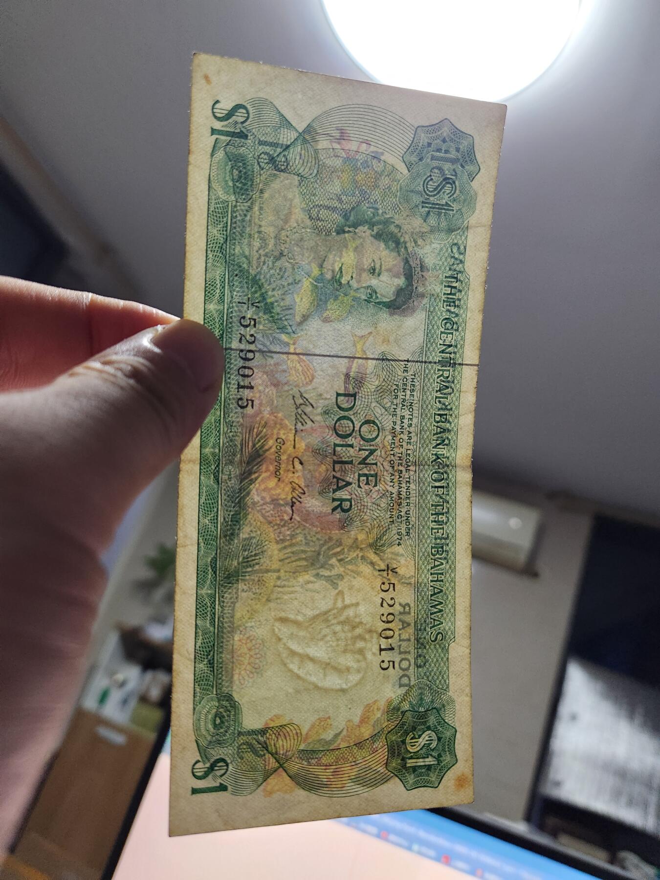 11月1号晚上8点 外国纸币自动截拍第50场 巴哈马1元女王早期原票