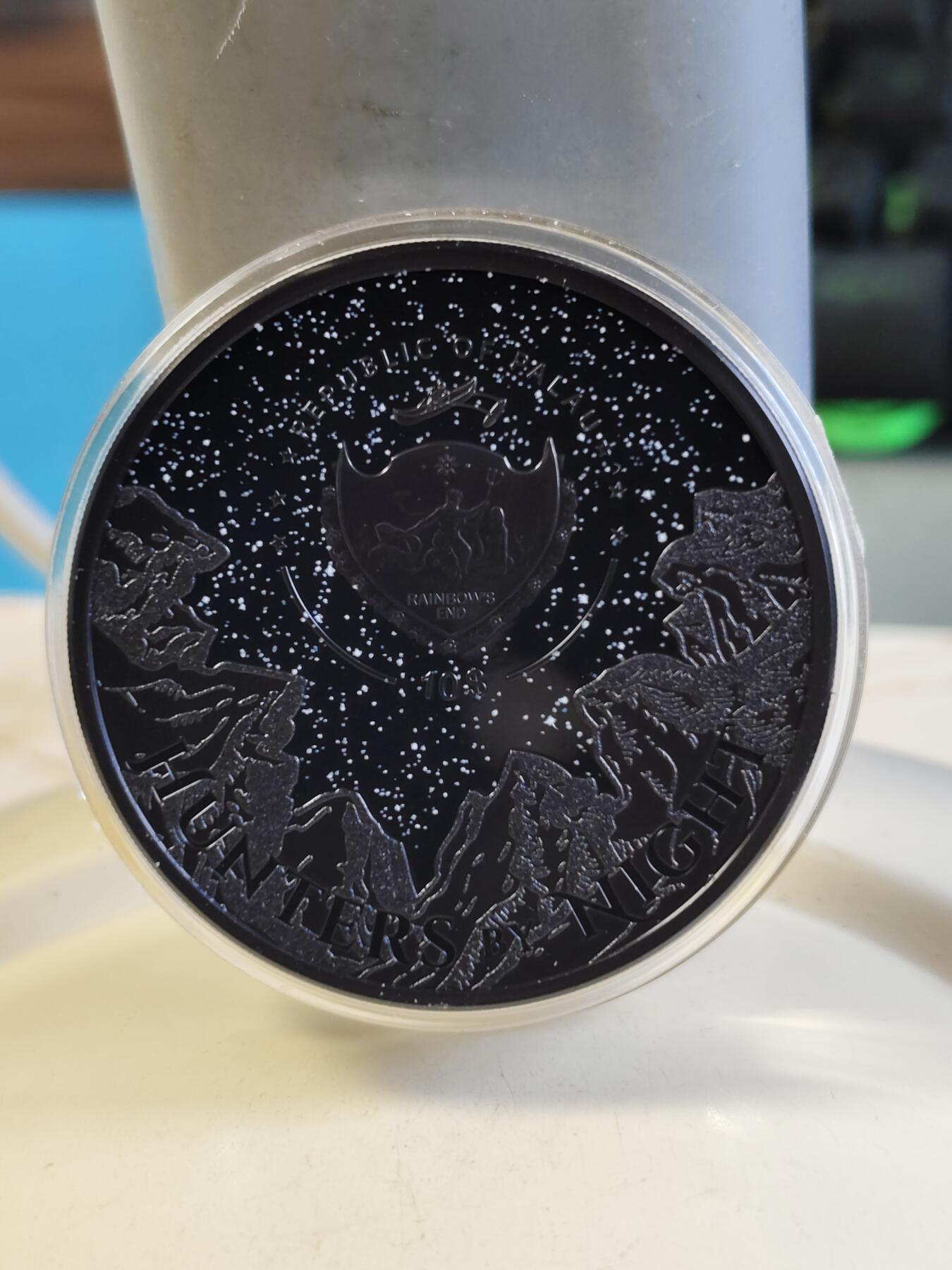 第180期拍卖【长期征集拍品】【北京币展专场】 帕劳2023年夜间猎人系列凯门鳄曜石黑2盎司彩银币，9999银，发行量888枚