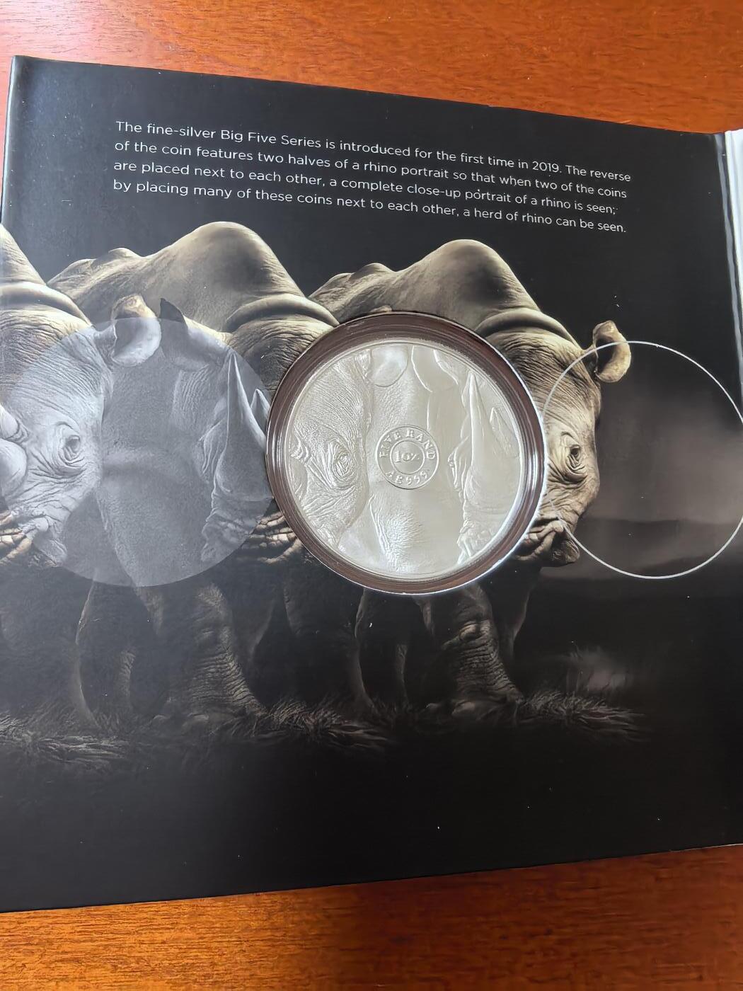 长老汇蛇年精选第六十九场拍卖 2020南非非洲五霸之一犀牛5朗德银币，卡装，1.5万枚
