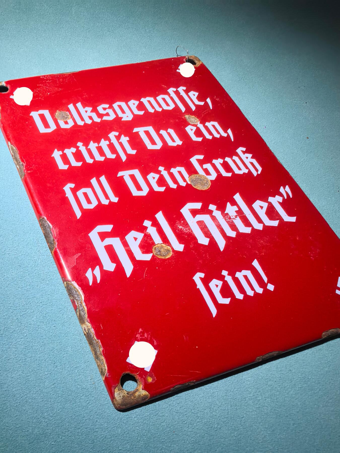 盛世勋华——号角文化勋章邮票专场拍卖第286期 德国（1939）Heil小胡子口号大尺寸搪瓷章牌 长35厘米宽30厘米 极为少见