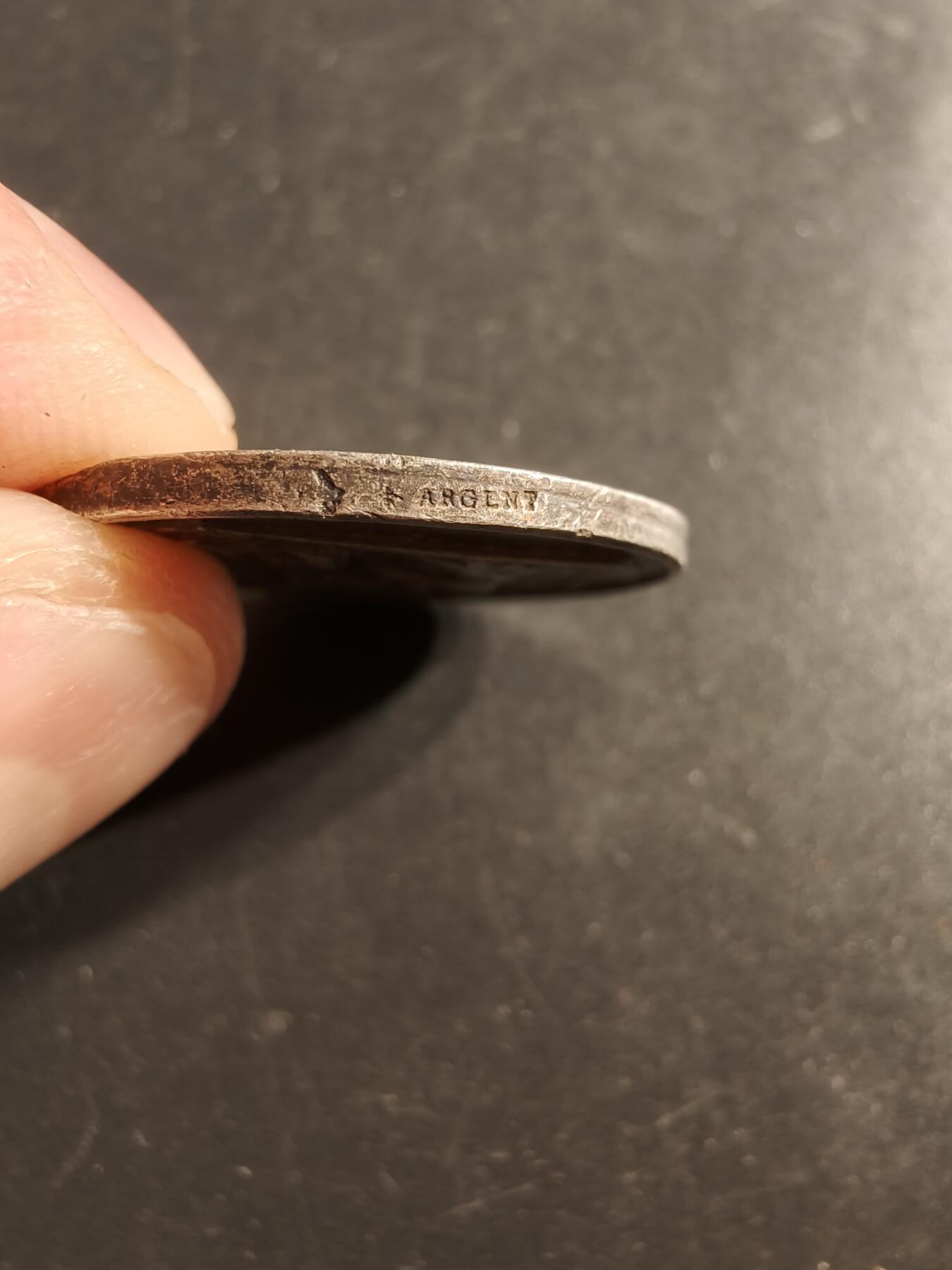 老王徽章第160期 法国婚礼纪念章     950银  蜜蜂银标    直径27mm.   重量9.9g