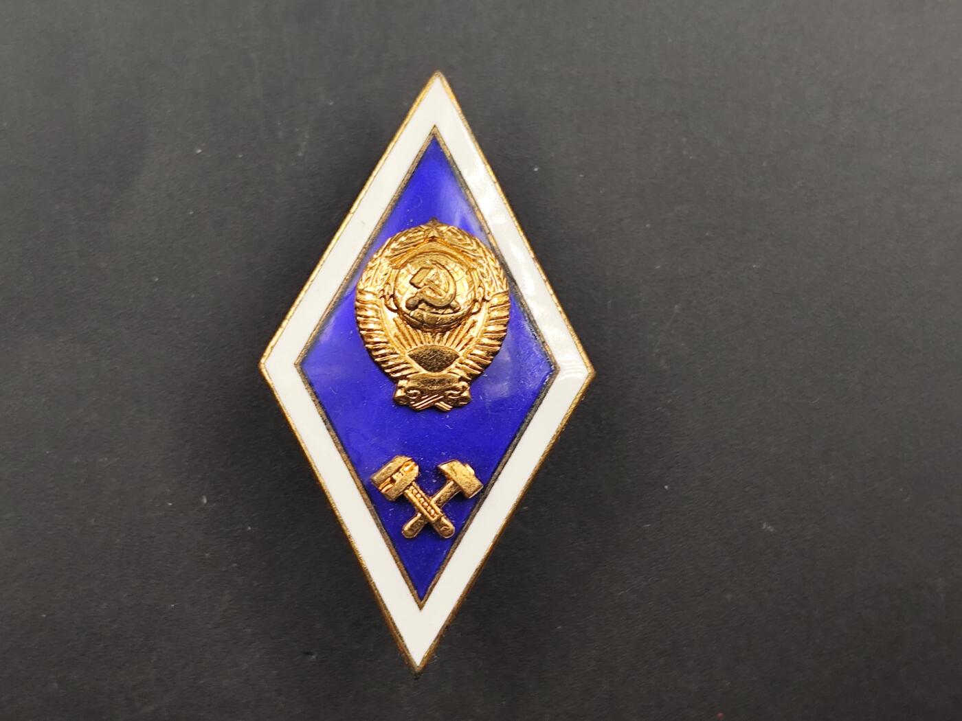 10月底 冲业绩 来一波精品证章场子