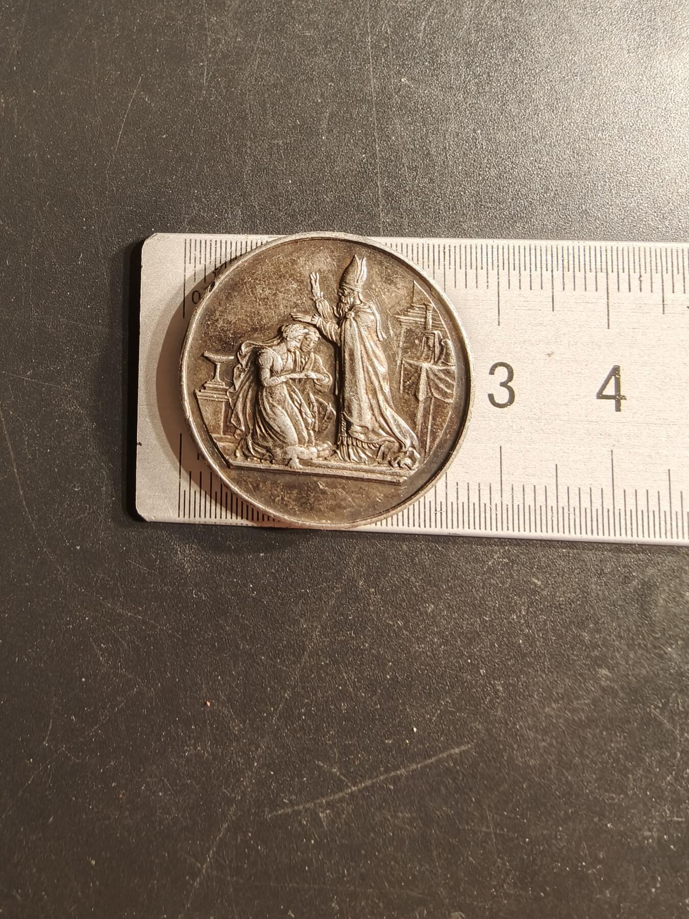 老王徽章第160期 法国婚礼纪念章     950银  蜜蜂银标    直径27mm.   重量9.9g