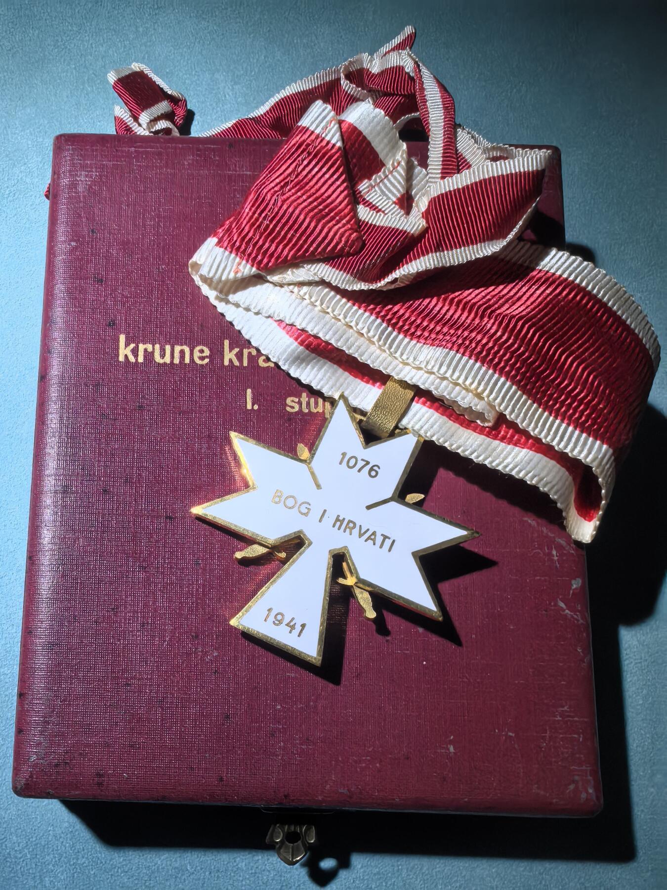 盛世勋华——号角文化勋章邮票专场拍卖第286期 克罗地亚独立国一级兹沃尼米尔国王皇冠勋章 军事版