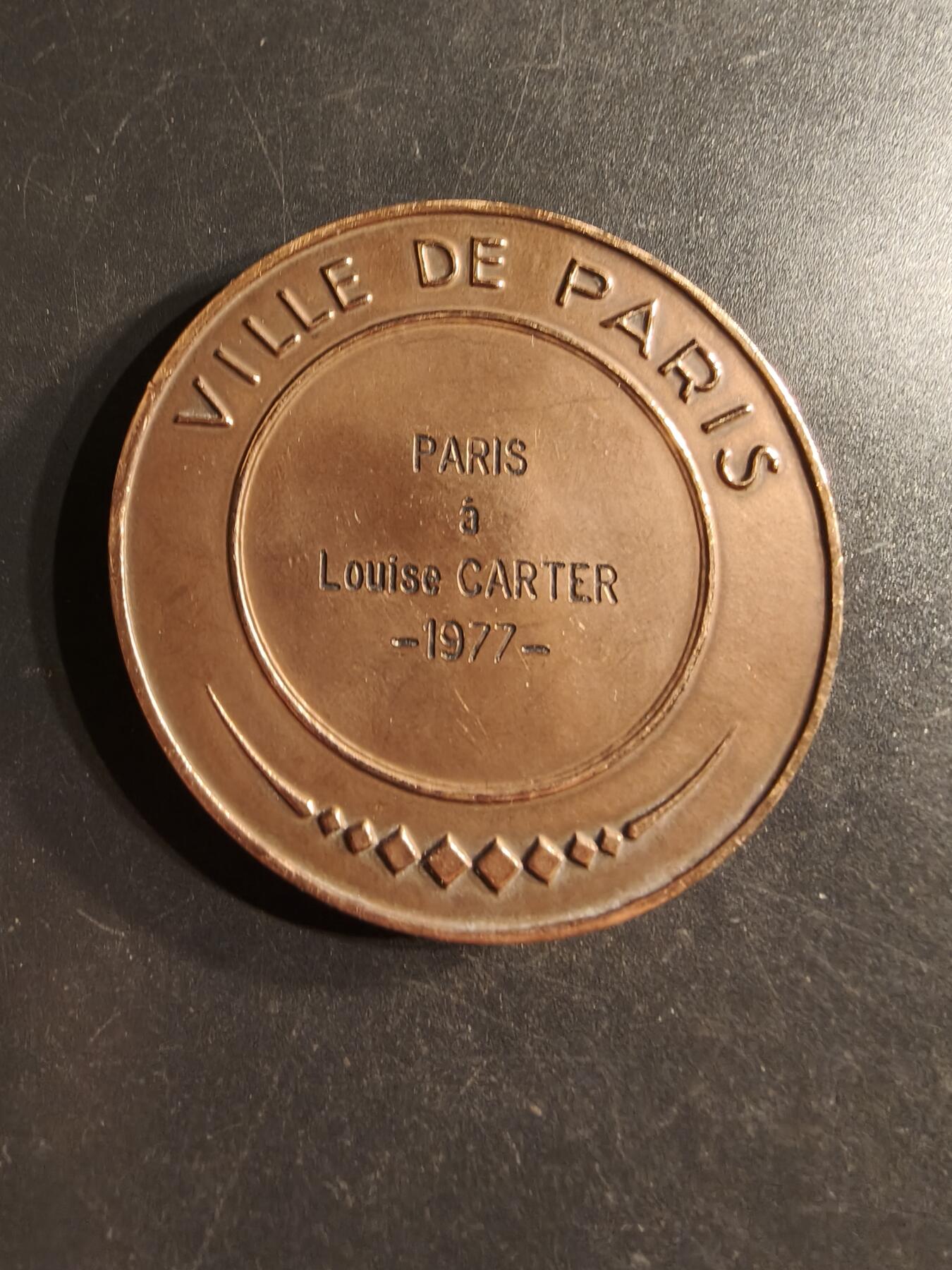 老王徽章第160期  法国巴黎市大铜章     1977年授予     直径50mm.    重量59.4g