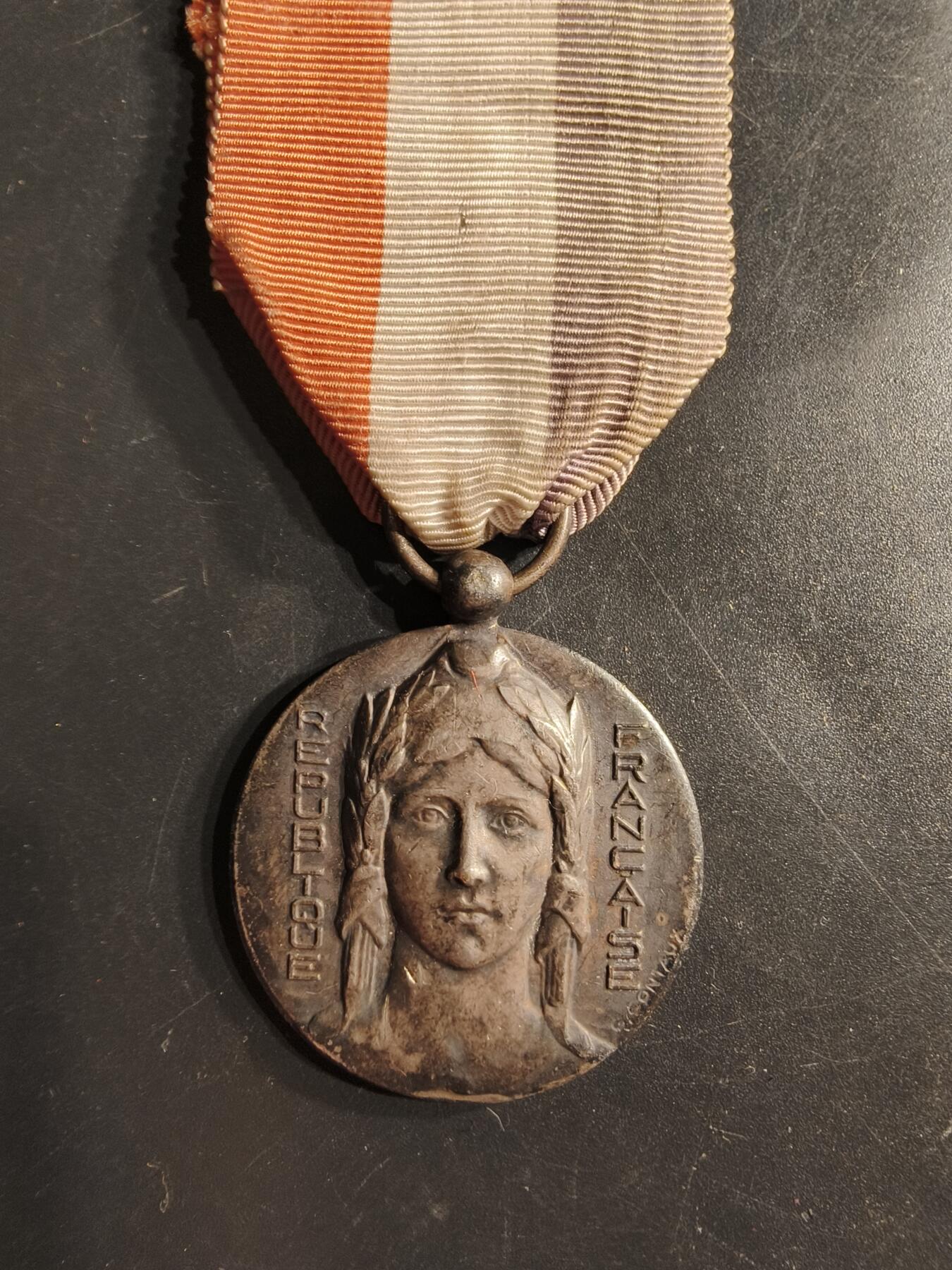 老王徽章第160期 法国纪念章    银级 