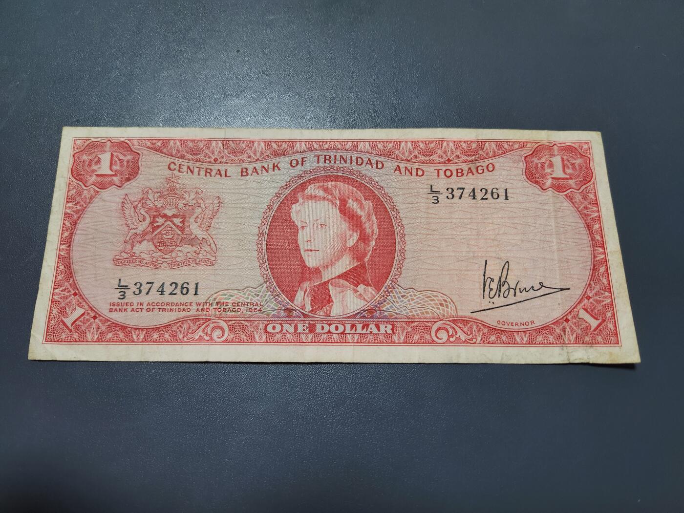 11月1号晚上8点 外国纸币自动截拍第50场 英属特立尼达纸币 1964年 1元 英女王戎装 无原票