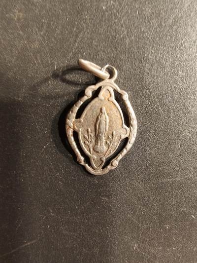 老王徽章第160期 - 法国天主教会纪念章