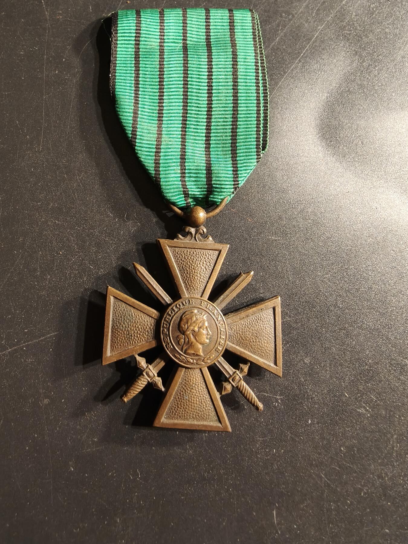 老王徽章第160期 法国维希版战争十字奖章     1939-40