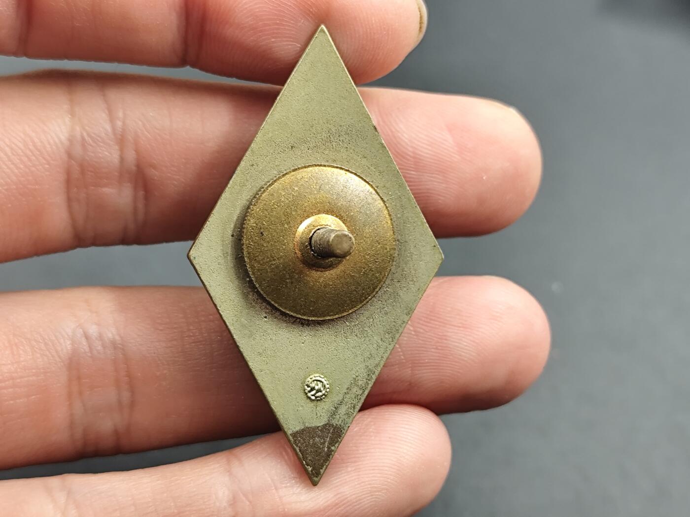 10月底 冲业绩 来一波精品证章场子