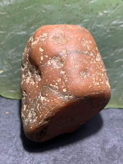 精美红皮南红玛瑙原石一颗， - 精美红皮南红玛瑙原石一颗，