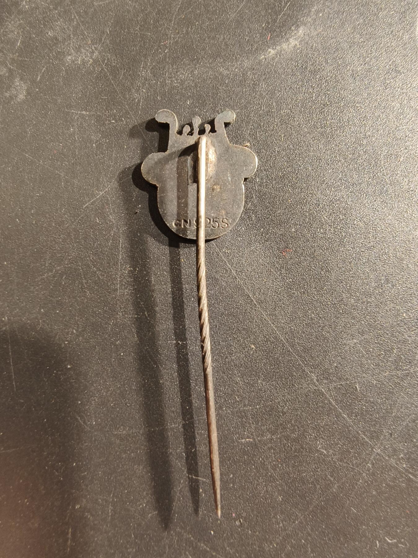 老王徽章第160期 丹麦音乐协会针插    925银珐琅     2.1g