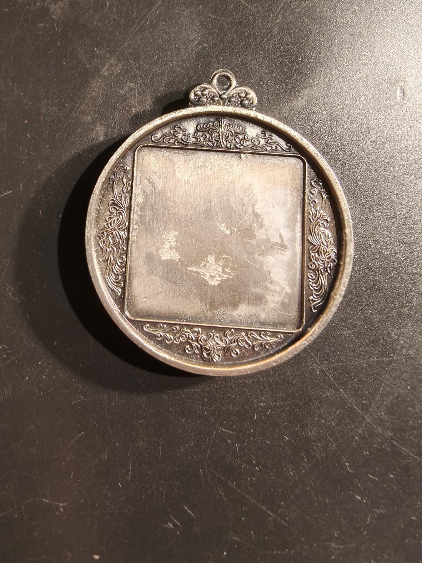 老王徽章第160期 小日子田径竞赛纪念章       直径42mm.   重量31.2g