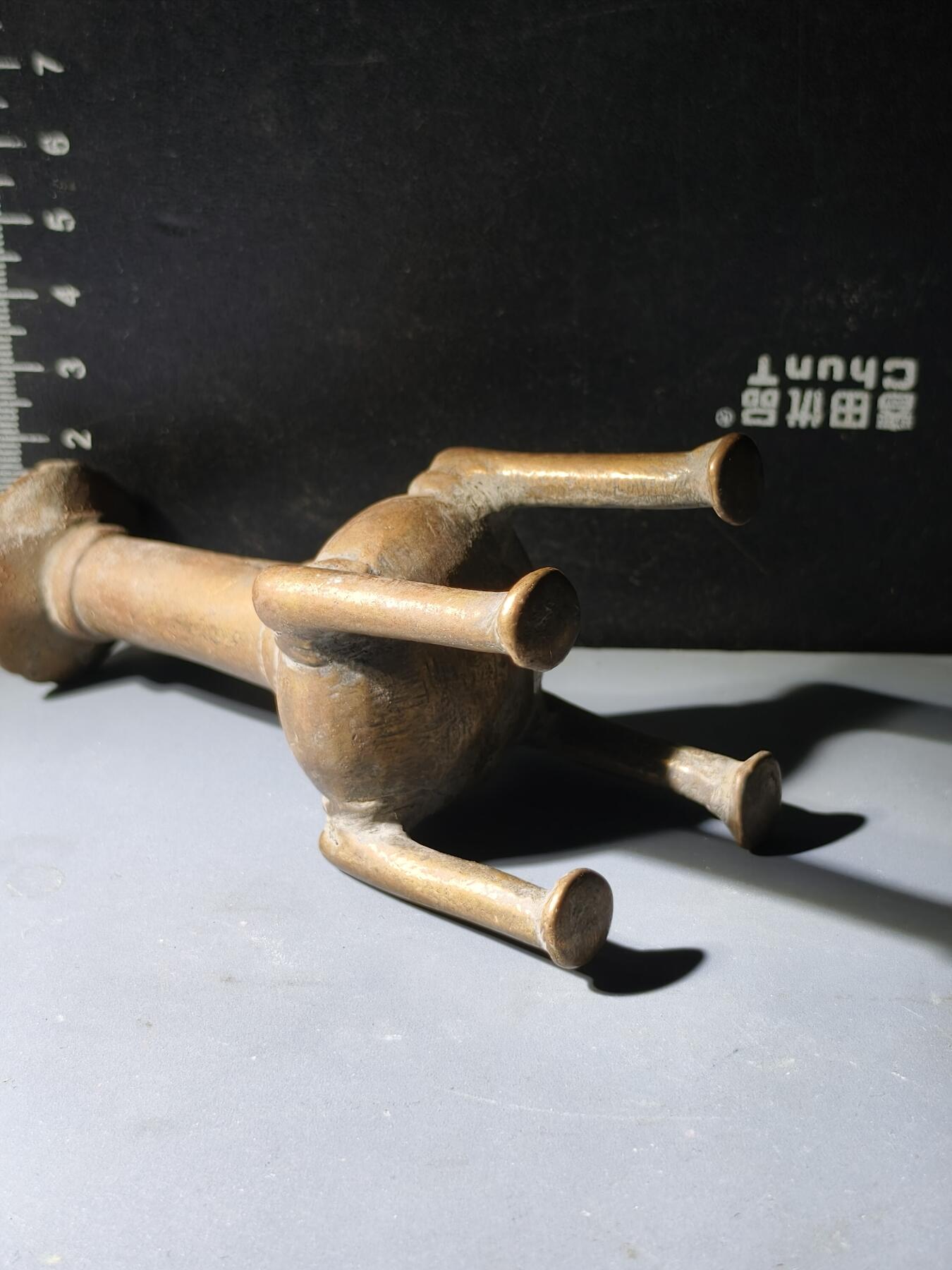 81期回流戒指饰品杂件纪念章丝路钱币专场 新疆铜香插