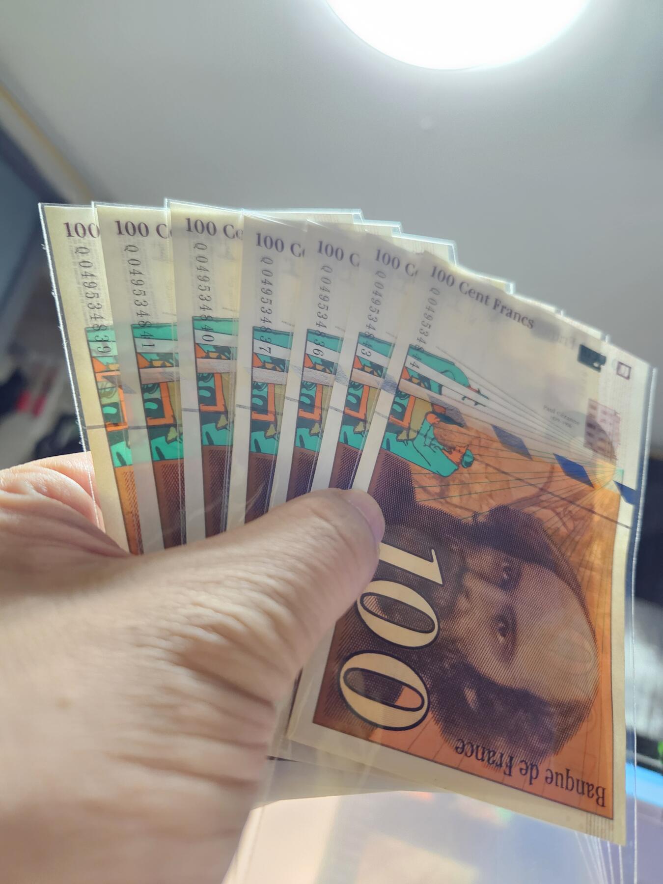 11月1号晚上8点 外国纸币自动截拍第50场 法国1998年100法郎7连号 无折有黄斑