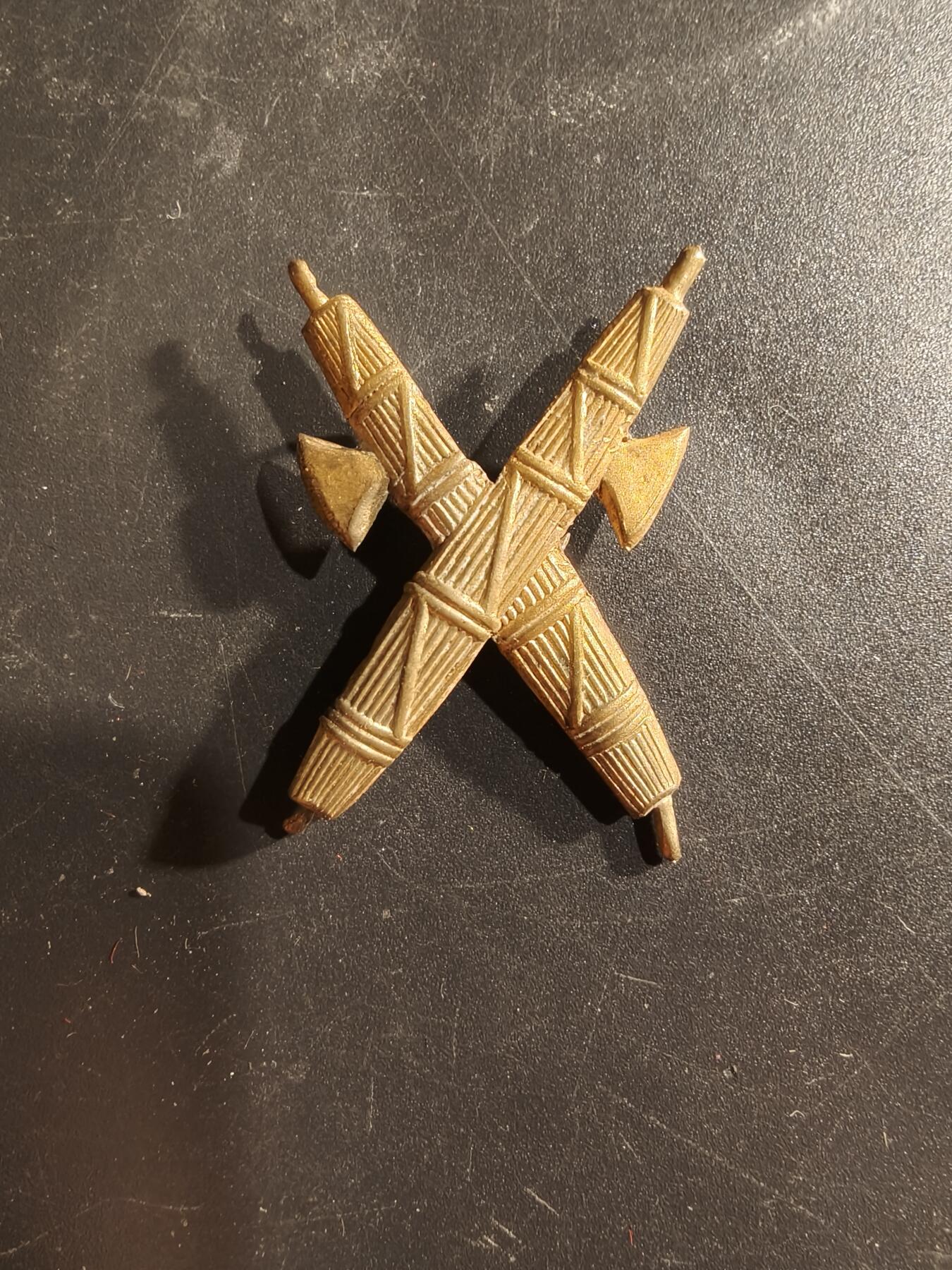 老王徽章第160期 丹麦消防员帽徽