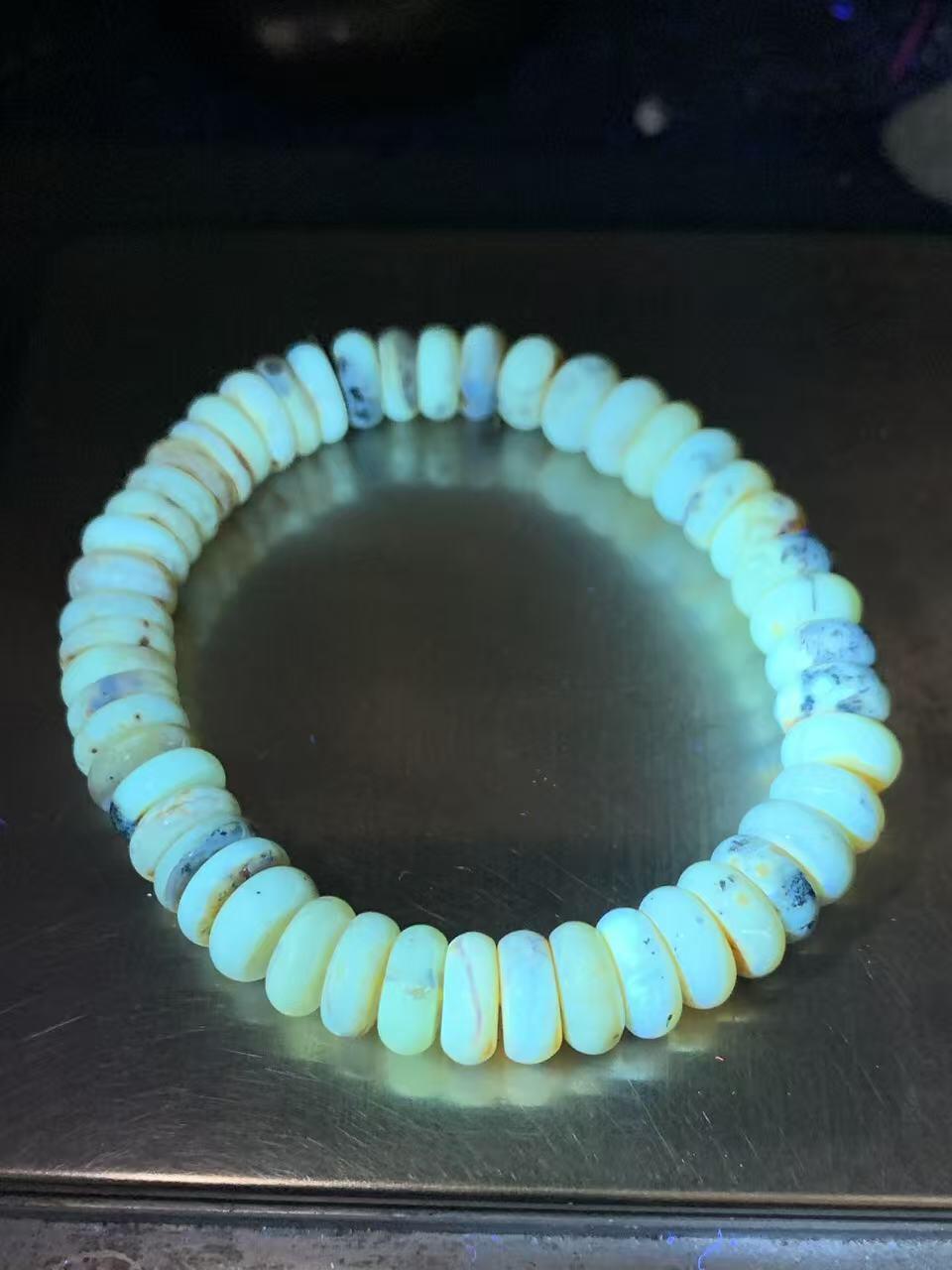 天然乌料蜜蜡隔片手串1条！！