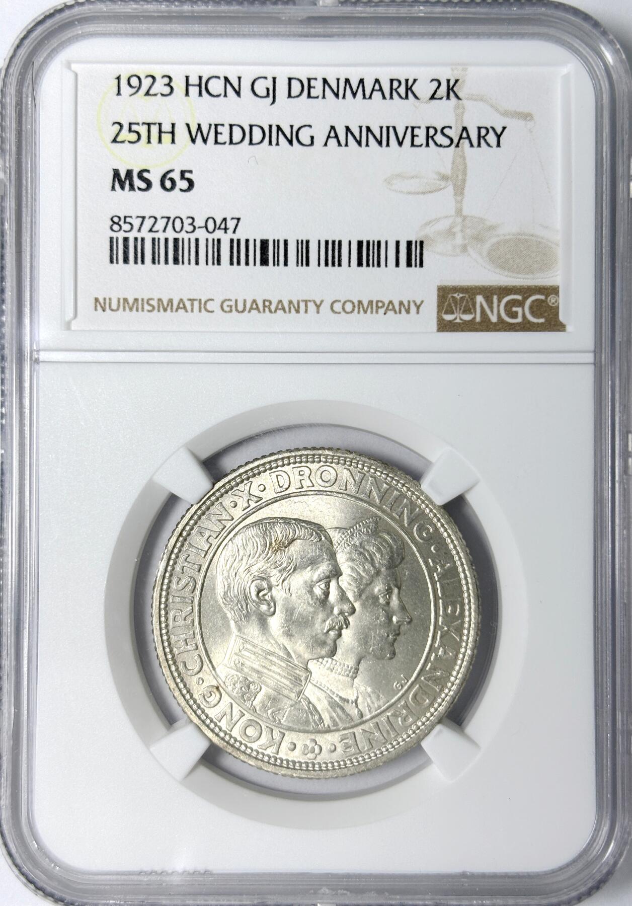 【雨安】【世界币章112-113期】周五/周六 两场连拍 2025-11-01 周六 19:30 保真 8秒倒数自动落锤 高效拍卖 [评级欧洲] Denmark 丹麦 2克朗 1923年 克里斯蒂安十世 结婚25周年纪念 NGC-MS65