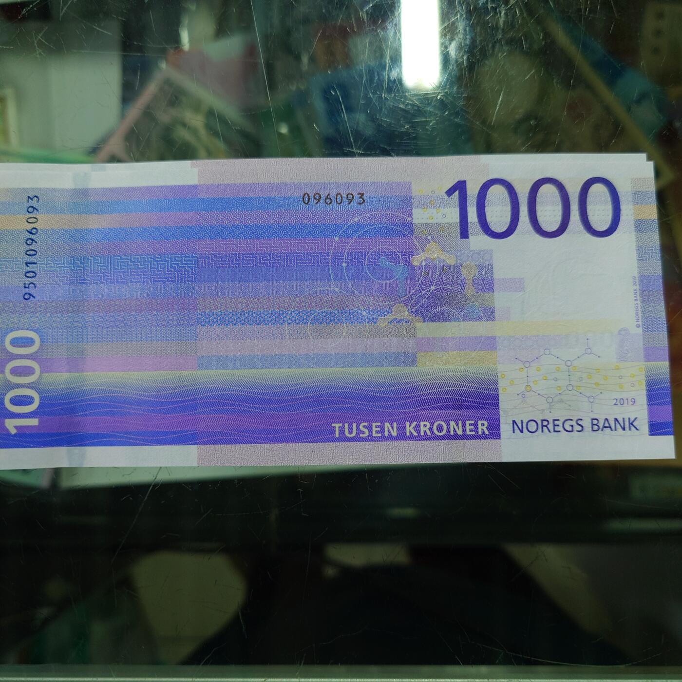 世界钱币～微拍第212期暨2025年第52期  部分库存清仓选号 2019年挪威1000克朗 全新绝品无47尾号093