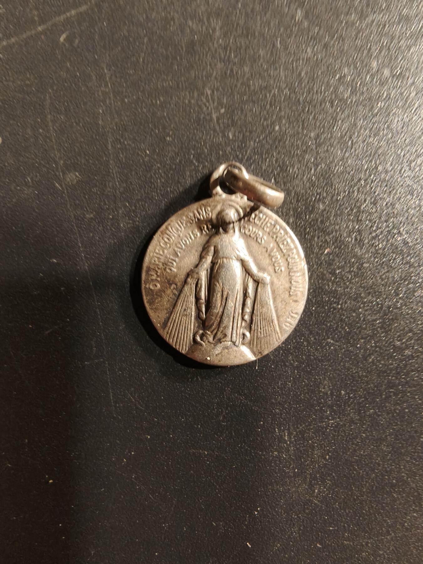 老王徽章第160期 法国天主教会纪念章