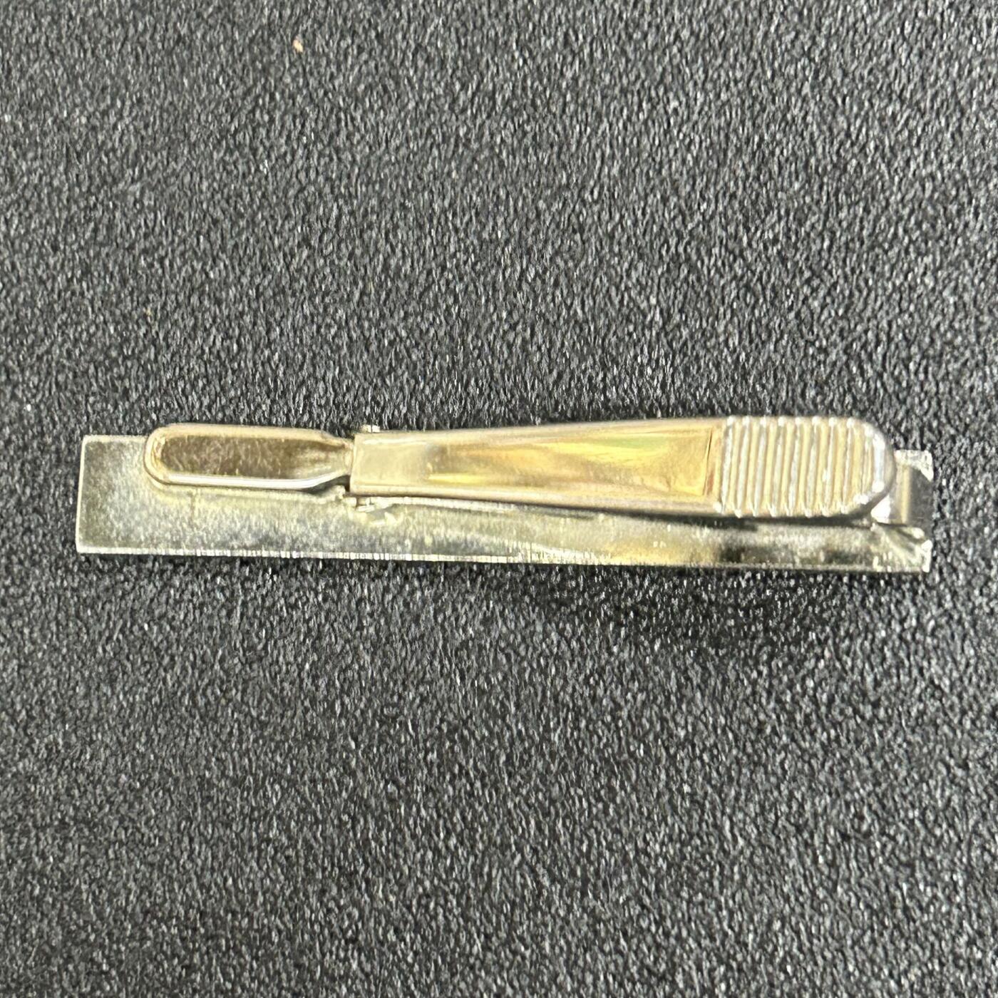 西秦中古拍卖第六十三期 日本红十字会领带夹