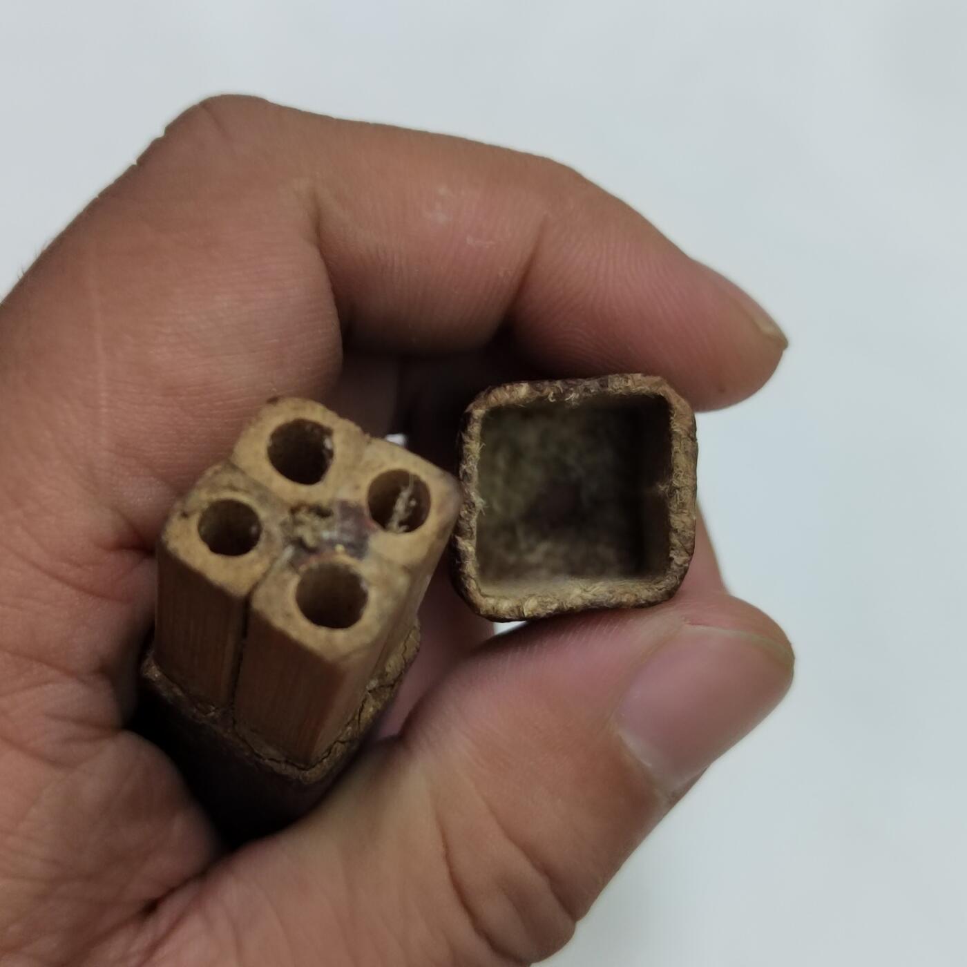 PCAI钱币4-579  古籍纸品小专场 皮制针筒