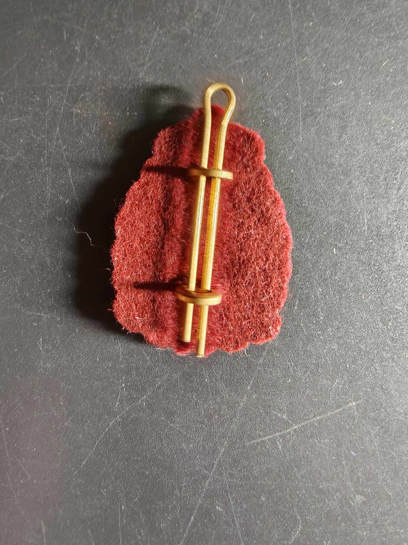 老王徽章第160期 丹麦日德兰工兵团帽徽     底衬完整