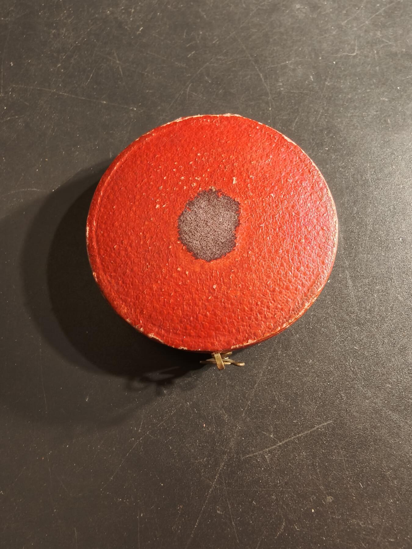 老王徽章第160期 法国1889艾弗勒商会代章    950银    原盒      直径37mm.    重量21.9g