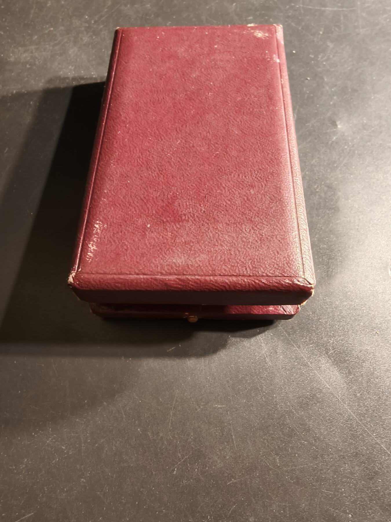 老王徽章第160期 法国军官级棕榈叶勋章    带盒子