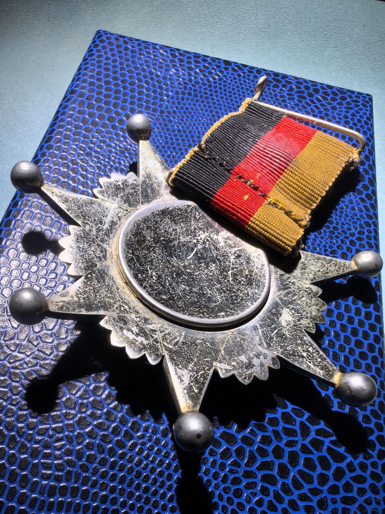 盛世勋华——号角文化勋章邮票专场拍卖第286期 阿富汗王国四级忠诚勋章 银质 带原盒 极为少见